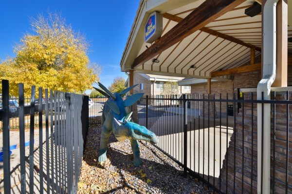 Dinosaur_Themed_Dino_Hotel_Denver.jpg Dinosaur_Themed_Dino_Hotel_Denver.jpg