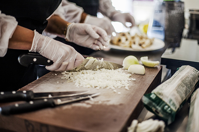 chef-cutting-onion