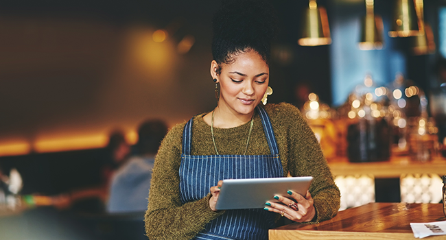7 savvy ways to improve restaurant sales with technology