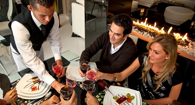 5 best ways to retain restaurant staff.png